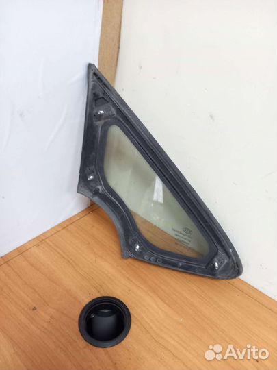 Стекло кузовное глухое Kia Ceed 2 JD