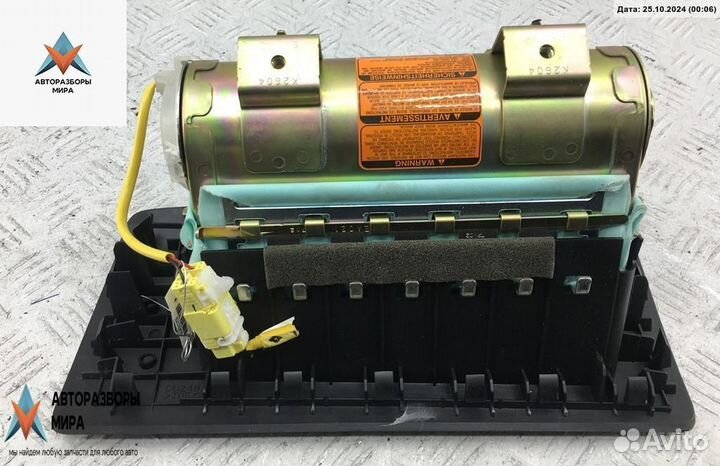 Подушка безопасности пассажира Mazda MPV LW 2002