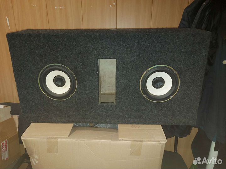 Автомобильный сабвуфер