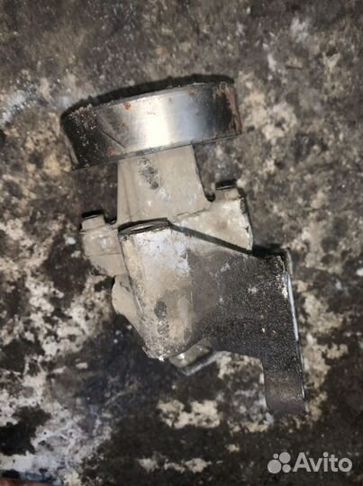 Помпа водяная Nissan QR20DE