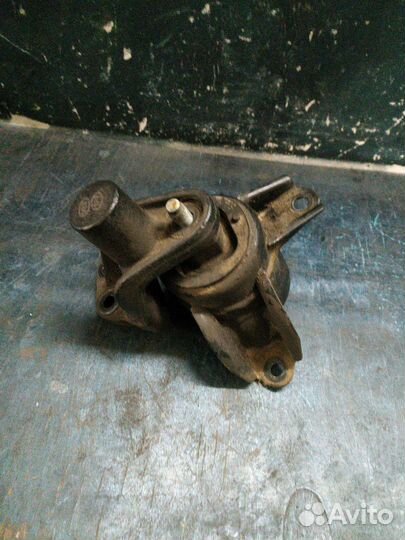 Подушка двигателя Hyundai Solaris 1