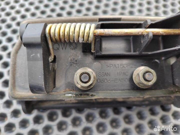 Ручка двери багажника Nissan Pathfinder