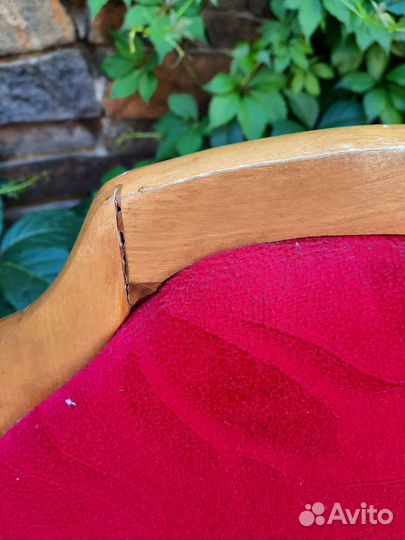 Мягкий стул со спинкой