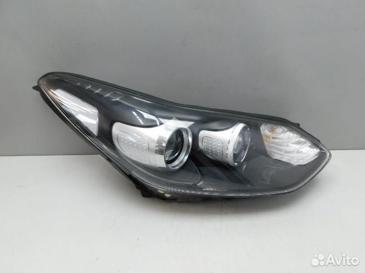 Фара правая Kia Sportage