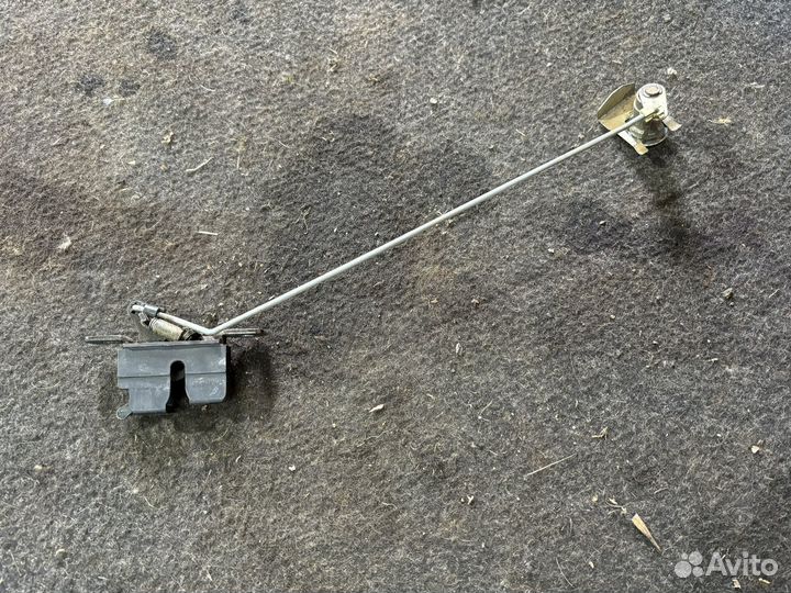 Замок багажника Kia Rio 1