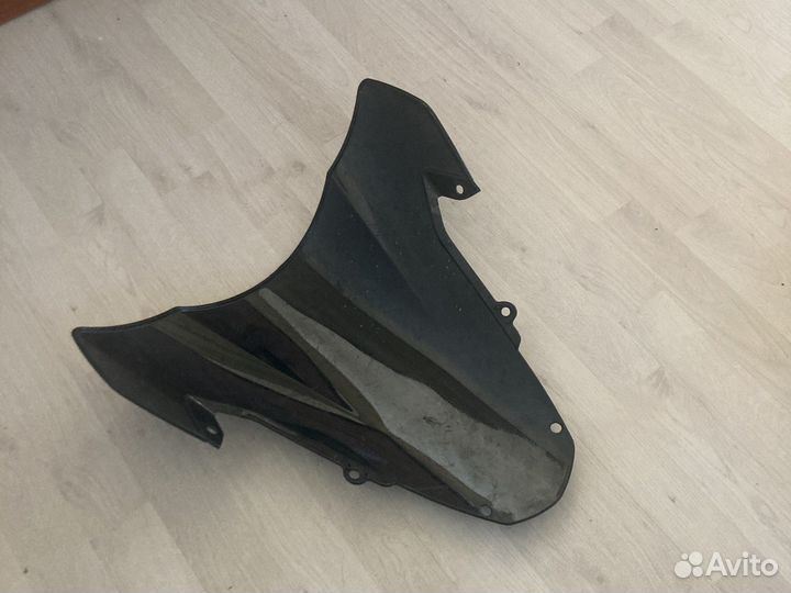 Suzuki gsxr стекло