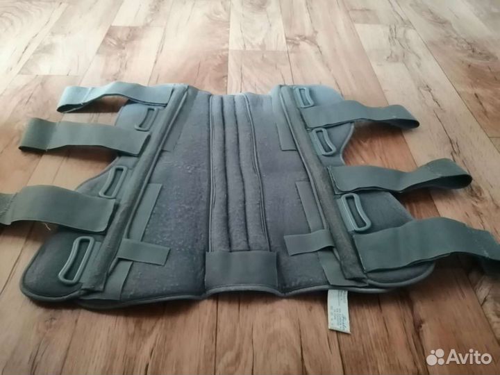 Тутор на коленный сустав