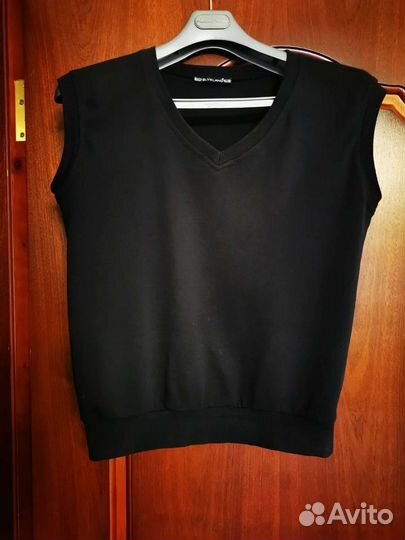 Жилетка для мальчика школьная