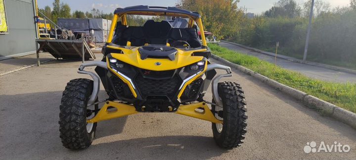 BRP CAN-am Maverick R X rs with Smart-Shox