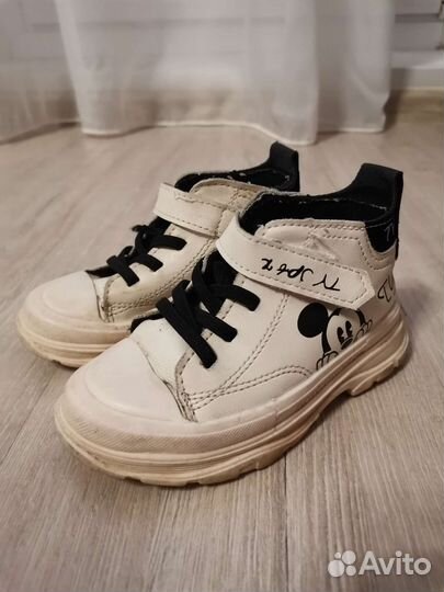 Кроссовки детские