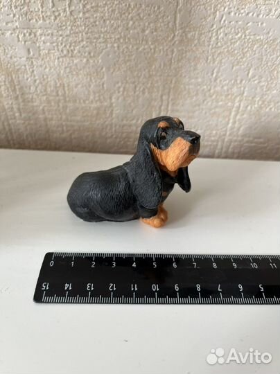 Фигурка собака