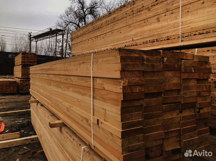 Доски лиственницы 35x140 мм, обработаны для защиты