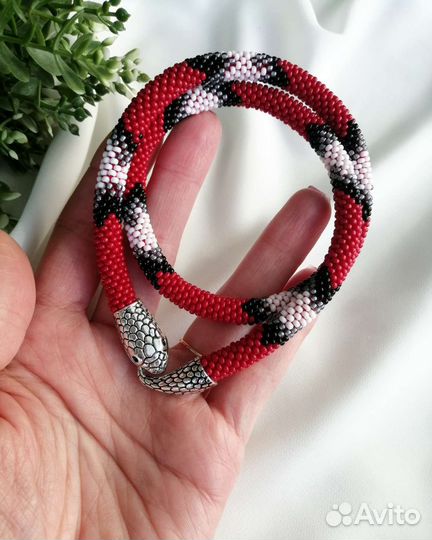 Жгут-колье ручной работы из бисера