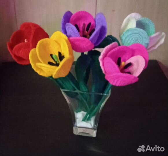 Тюльпаны, вязанные крючком, букет