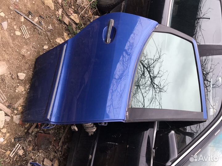 Продаю двери Мерседес а168