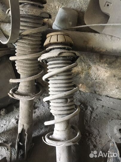 Амортизатор передний в сборе