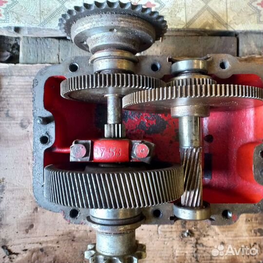 Раздатка; редуктор