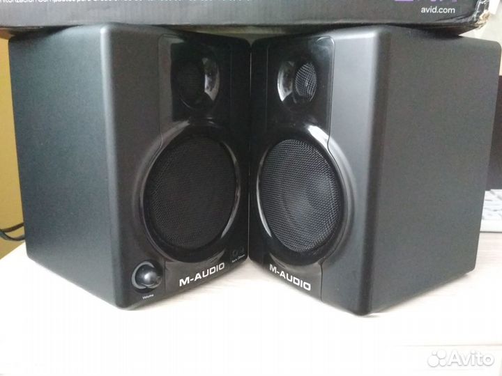 Активные мониторы акустика мониторы M-Audio AV30