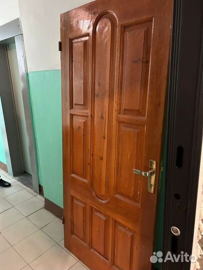 Дверь входная деревянная бу