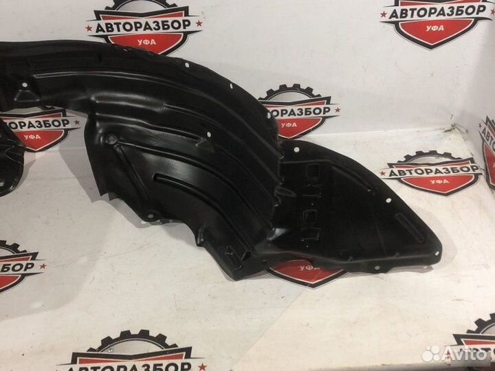 Подкрылок передний правый Mazda 3 BM