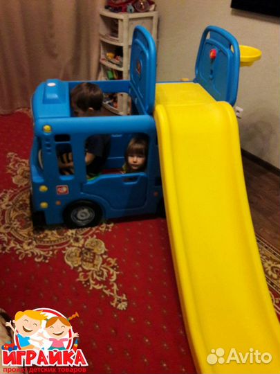 Автобус с горкой и баскетбольным кольцом