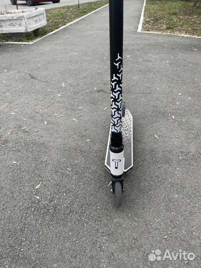 Трюковой самокат парк