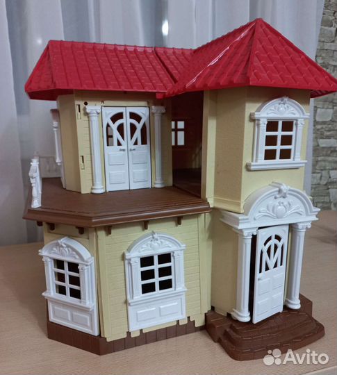 Домик кукольный