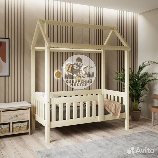 Кровать домик из массива