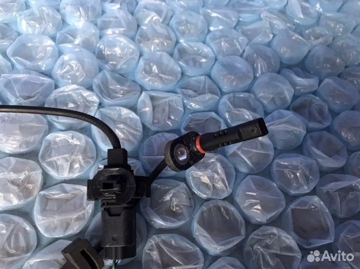 Датчик abs задний правый Honda Odyssey RL5 J35Z8