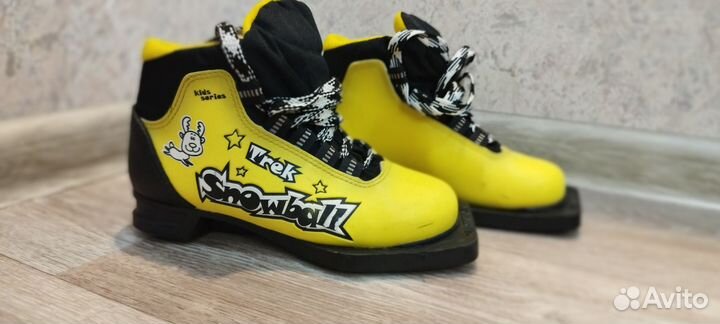 Лыжные ботинки