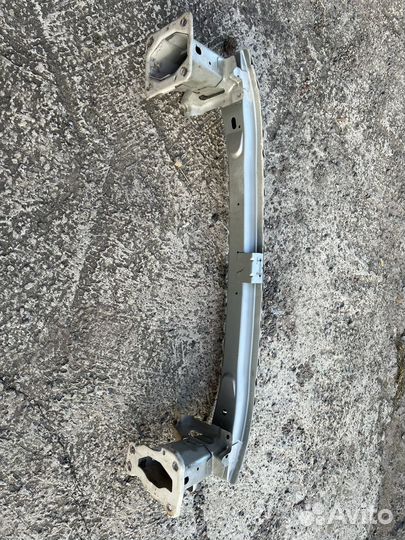 Усилитель переднего бампера mazda 3 bk