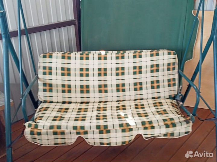 Садовые качели с навесом