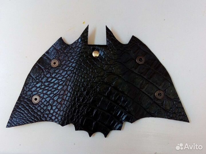 Ключница в виде летучей мыши(Натуральная кожа)