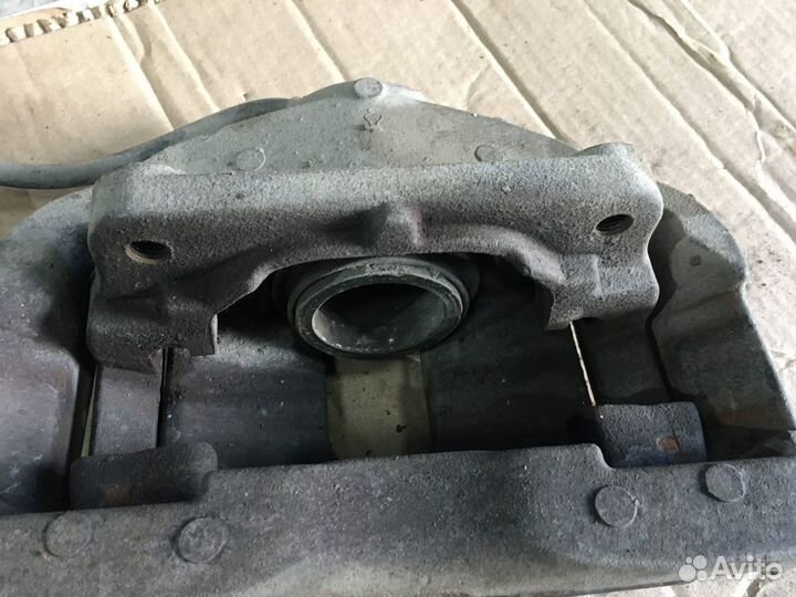 Передние суппорта в сборе BMW 5 E60