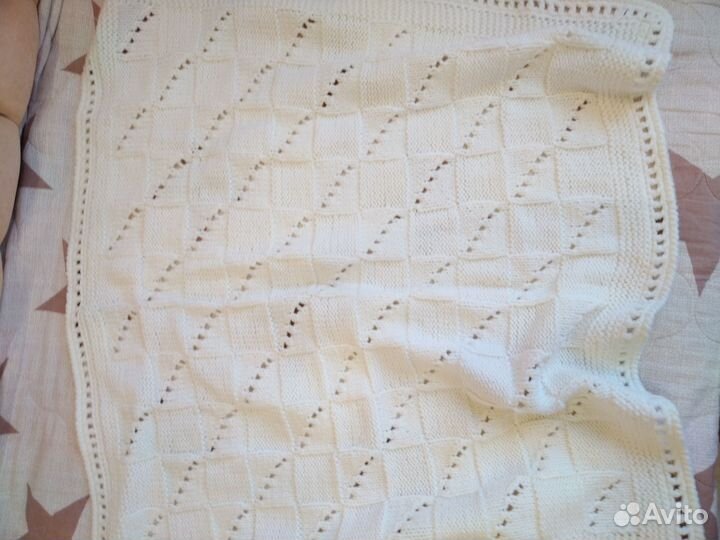 Плед для малыша вязаный