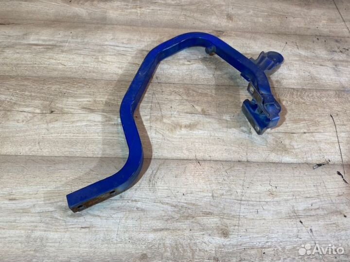 Петля крышки багажника задняя правая Renault Logan