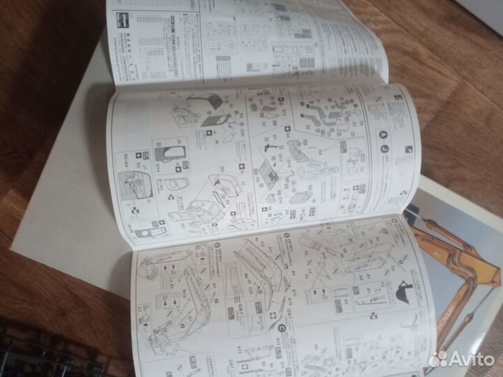 Модель Экскаватор Hitachi(1:35)