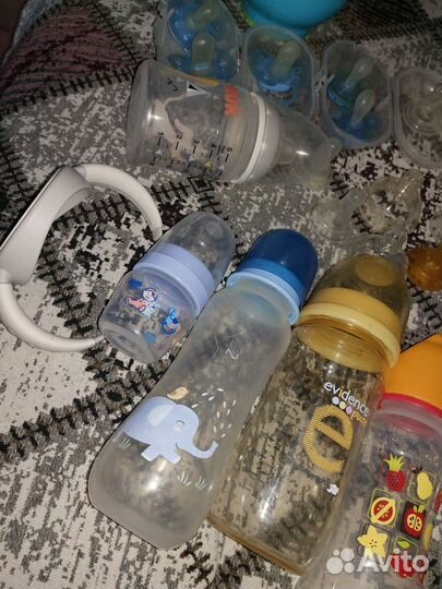 Бутылочки, поильники, ниблер, посуда для прикорма