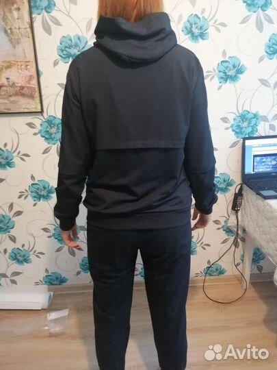 Спортивный костюм женский