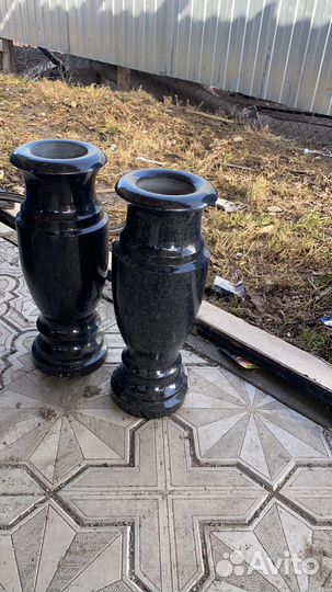 Вазы из гранита
