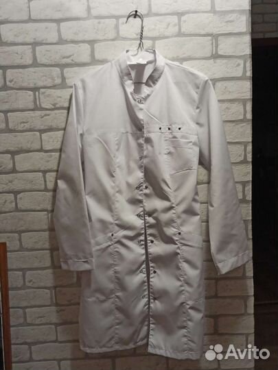 Женский медицинский халат