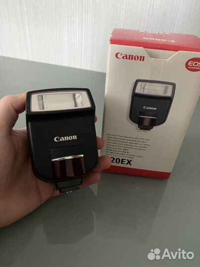 Вспышка Canon Speedlite 220EX