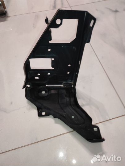 Кронштейн фары передний правый Bmw X1 F48 2015
