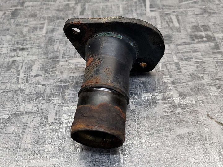 Фланец термостата 3.3л Додж караван Вояджер 01-07г