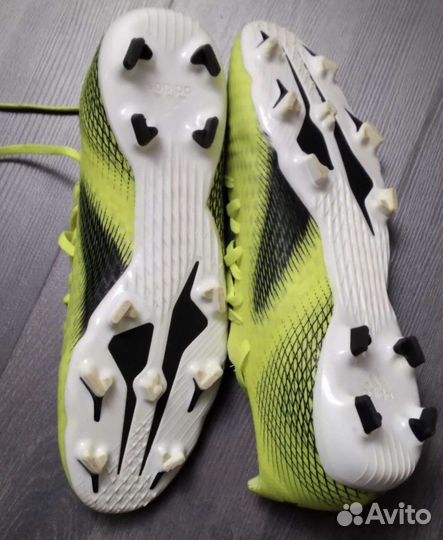 Футбольные бутсы adidas
