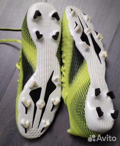 Футбольные бутсы adidas