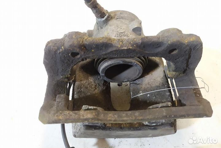 Суппорт передний правый Mercedes-Benz C-Class