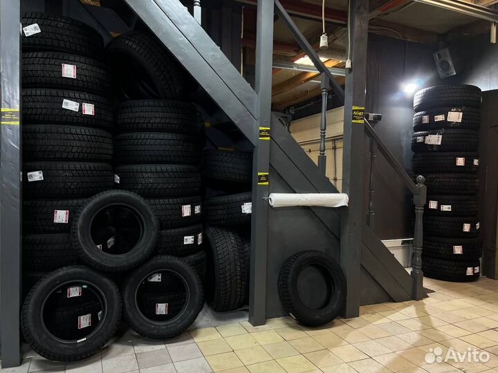 Nokian Tyres Hakkapeliitta 10 EV 255/35 R21 98T