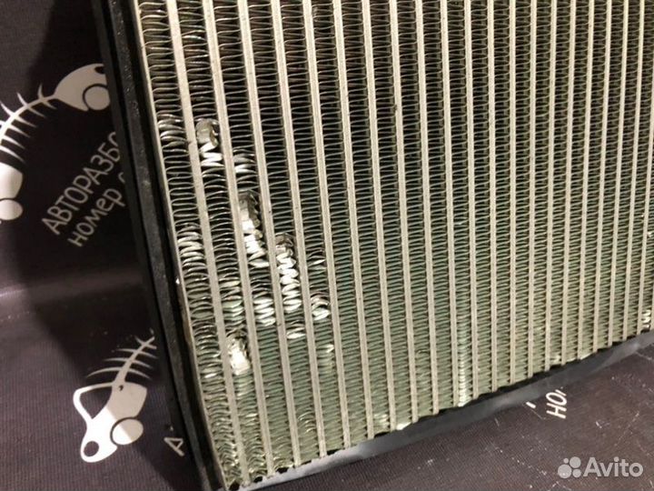 Радиатор кондиционера салонный Volvo S60 2.5L