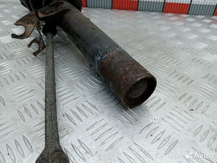 Стойка амортизатора переднего правого BMW 3-Series/M3